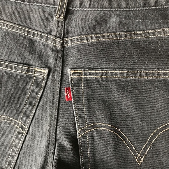 Levi’s black denim high rise shorts - Picture 7 of 9